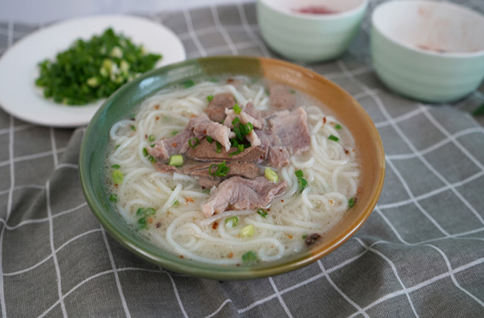 卧龙原味汤粉王培训